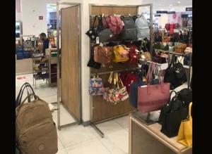 Muebles para exhibir bolsasa
