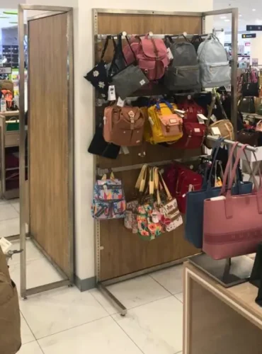 Exhibidores para Bolsos